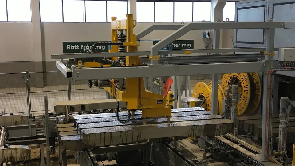 Så här tillverkas sliprarna på Vislanda S-fabriken